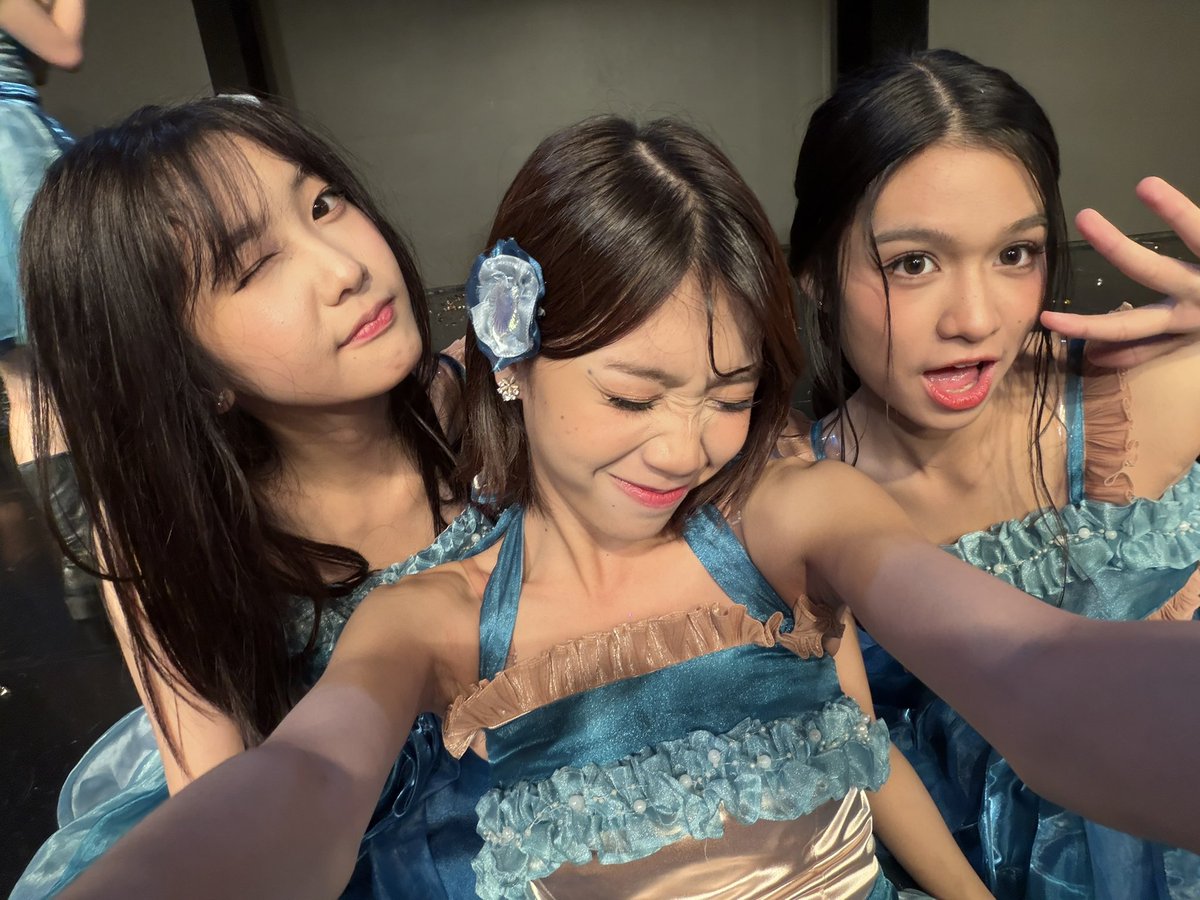 A_LuluJKT48's tweet photo. bersama adik adikk, selamatt!🤍🤩 https://t.co/B8cTyuwIi0