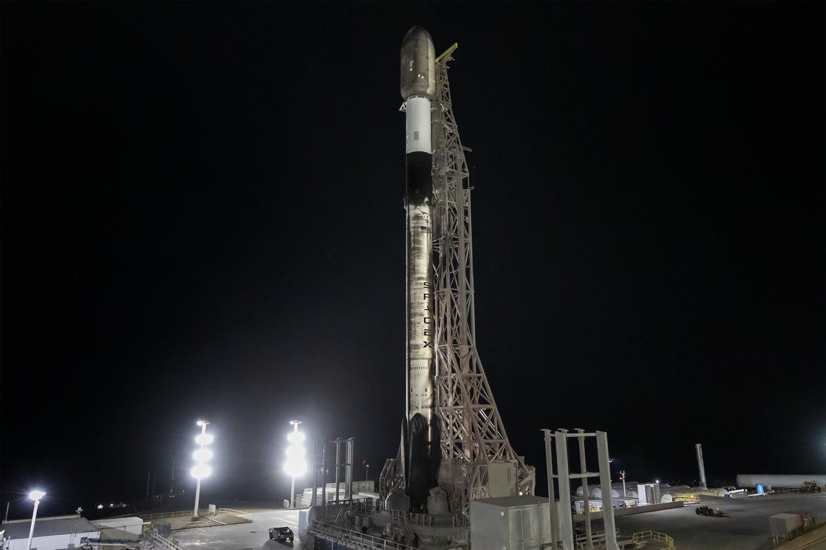 tuu3tx's tweet photo. All systems are looking good, and weather is favorable for liftoff. Propellant load is about to begin for Falcon 9’s launch of the USSF-385 mission from California https://t.co/bqto6IvWtF