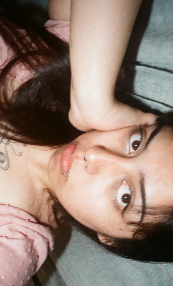cigpoetry's tweet photo. fotos que me tomé anoche pensando que era re aesthetic (estaba curá) https://t.co/untCGbxROq