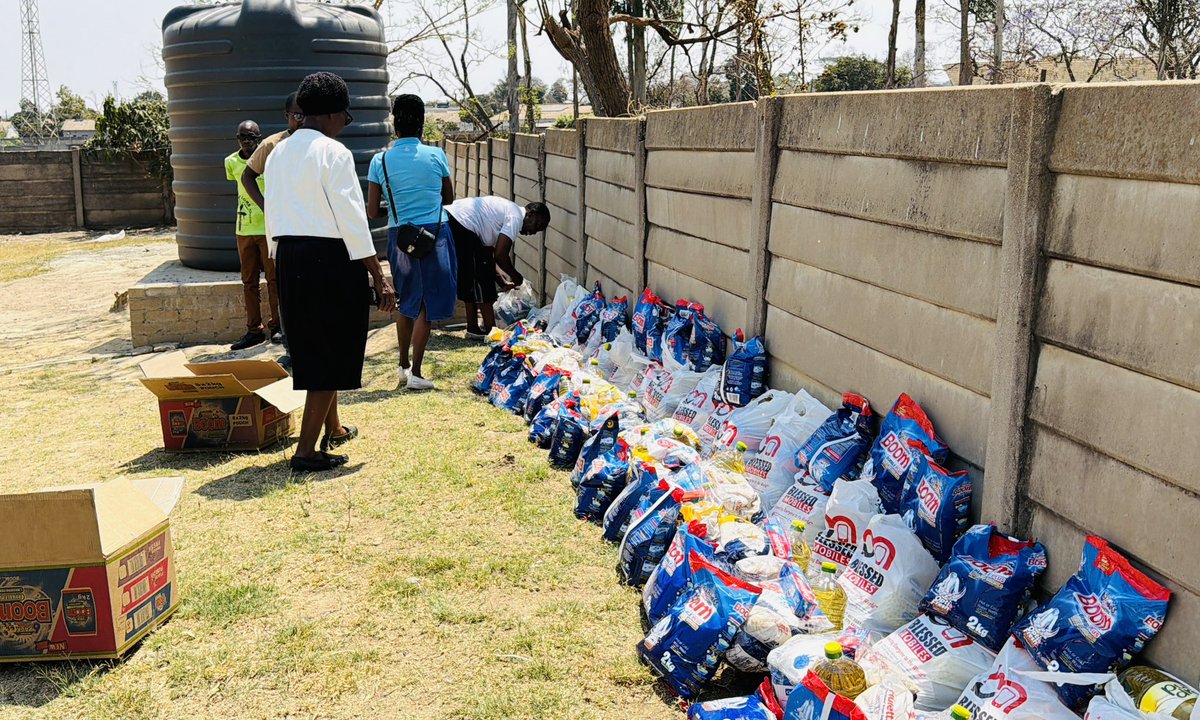 blessedmobiles's tweet photo. Privilege 🙏🏼

As part of my birthday (28 Sept), we blessed our elders at Methodist Church In Zimbabwe, Mufakose Circuit with grocery hampers.

Their smiles said it all ❤️ https://t.co/BAiCOVEkZ8