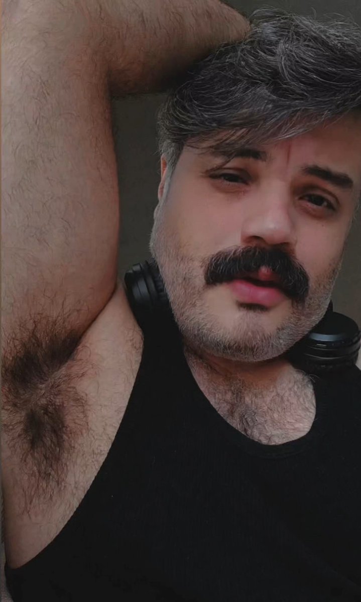 Guga_dgs's tweet photo. Uma vibe meio puto nesse Domingo.  Beijaria esse #urso 40tão? 😏 https://t.co/e0NysKS0Mu