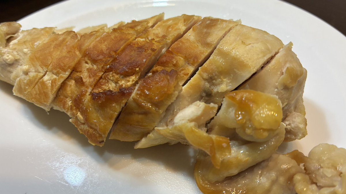 huta_hobby's tweet photo. これ最強かも
鶏胸肉でスモーキーチキン
ただ まだ火加減が慣れない
難しいなー https://t.co/o5yJaWOJ3S