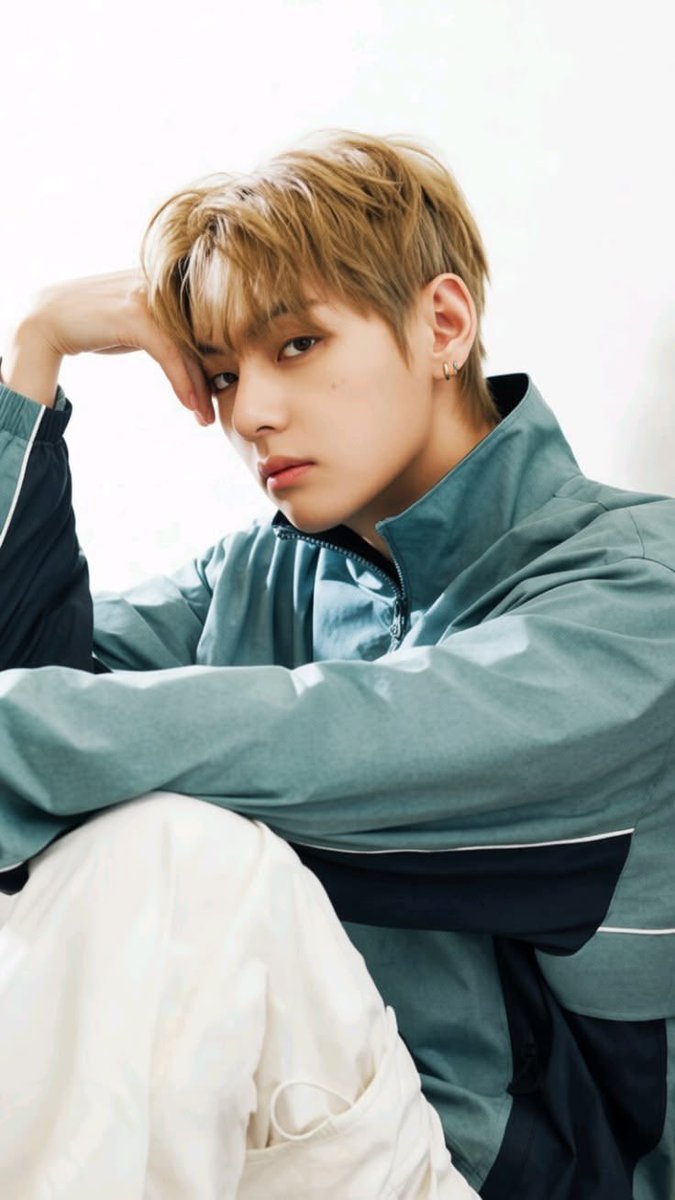 alinamay2305's tweet photo. @ChampionUSA @Target V CHAMPION GLOBAL AMBASSADOR
KIM TAEHYUNG FOR CHAMPION
#TAEHYUNGxCHAMPION
#VxCHAMPION
#Truechampion https://t.co/MEQdglCVSS