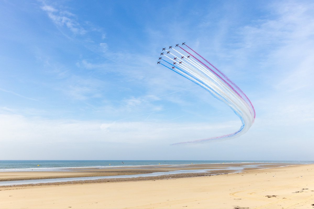 rafredarrows's tweet photo. Friends. Allies. Partners.

Great to share the skies with the Patrouille de France in brilliant conditions at Le Touquet this afternoon.

#RedArrows | #RAF | #France | #PAF | #LeTouquet https://t.co/jwSVNsLdqQ
