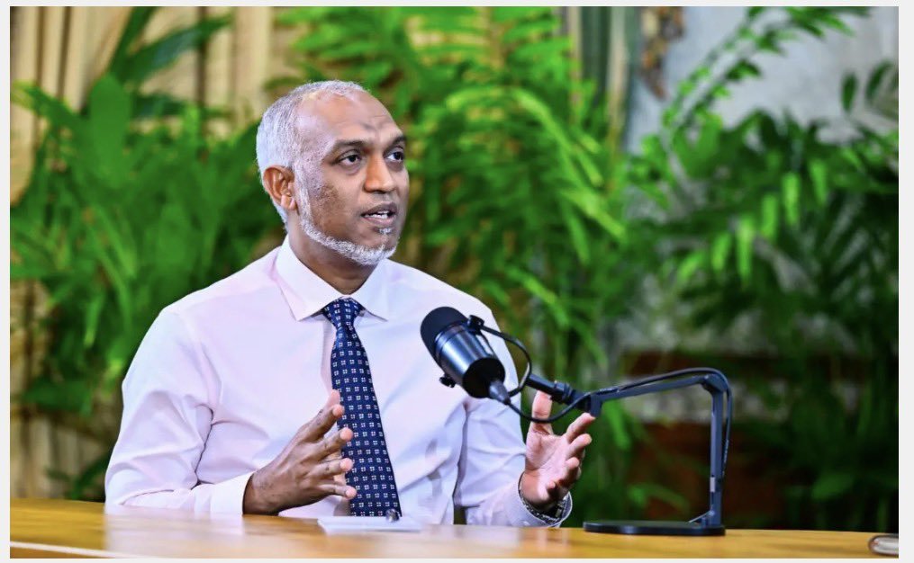 shaazthajoo's tweet photo. ފަހުގެ ތާރީހެއްގައި ދިވެއްސަކު ޤައުމަށް ވީ  ބޮޑު ހިޔާނާތް: 99 އަހަރުން 99 އަހަރުން ޖީލުތަކަށް ދެމިގެންދާ ގޮތަށް ރަސްމާލެހިތަކަށް ދިނުން. މުޅި ޢުމުރަށް އެވެރިންނަށް ބިން. ދިވެހިންނަށް އޮތީ ދިވެހިންގެ ތަނެއްކަން އެނގޭ ކަރުދާސް ގަނޑެއް އެކަނި
@MMuizzu @prz_ymn @MohamedNasheed https://t.co/DvRAvXnnw5