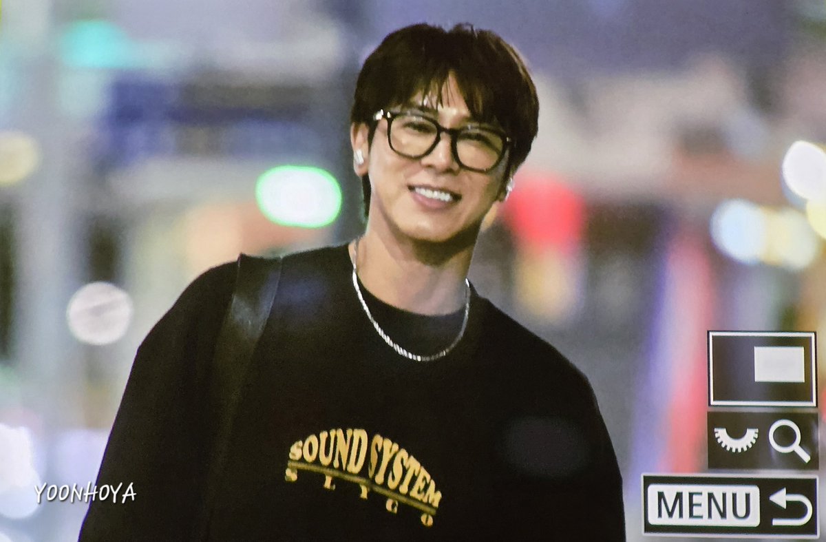 YOONHOYA_COM's tweet photo. 260928 인천공항 윤호도착

'26일에 아투가 끝나서 다행이라는 남자...'

#유노윤호 #정윤호 #UKNOW #TVXQ! https://t.co/9hpwvZ5aVi