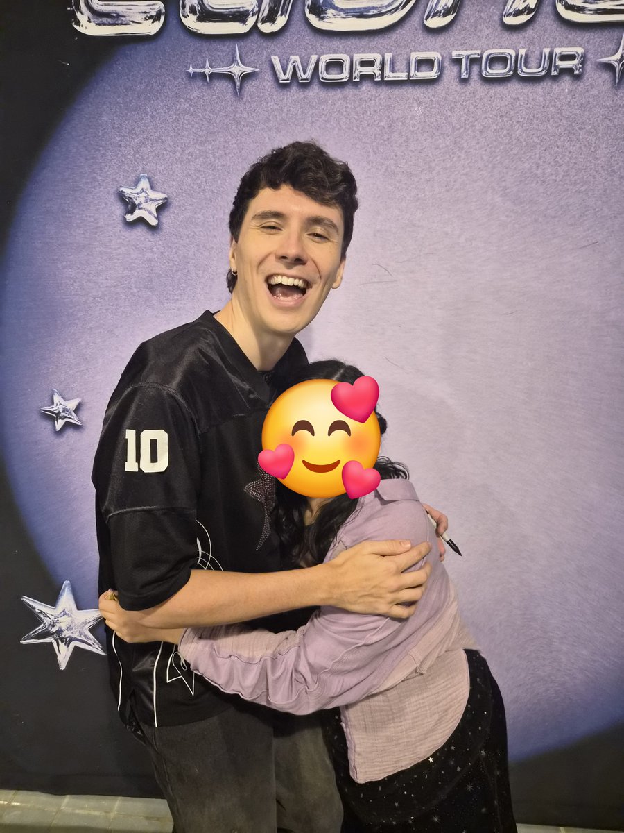 toastfacehowell's tweet photo. I don't post face pics on here but really wanted to share how cute these two pictures are anyway 💜💜 https://t.co/NMKce4jCFv