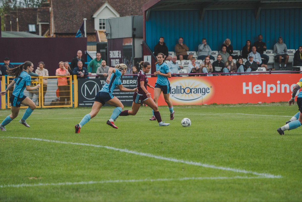 FarnhamTownWFC's tweet photo. Official attendance today was 1️⃣9️⃣9️⃣ at The Memorial Ground. 

The club is growing and we appreciate your support ��� https://t.co/XO0xoPqt2s
