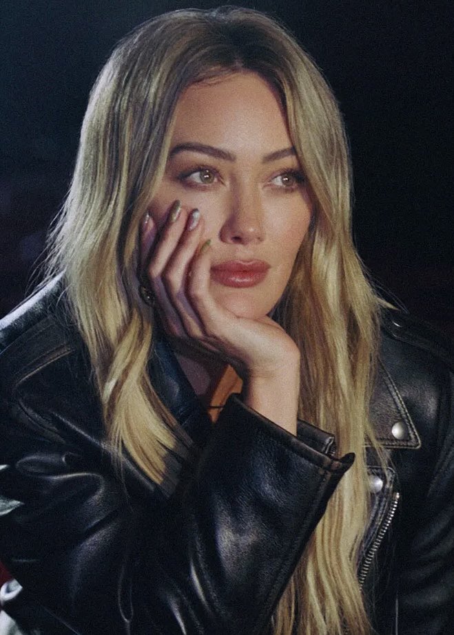PopBase's tweet photo. Happy 39th birthday to the iconic Hilary Duff. https://t.co/YQfWlOWKm5
