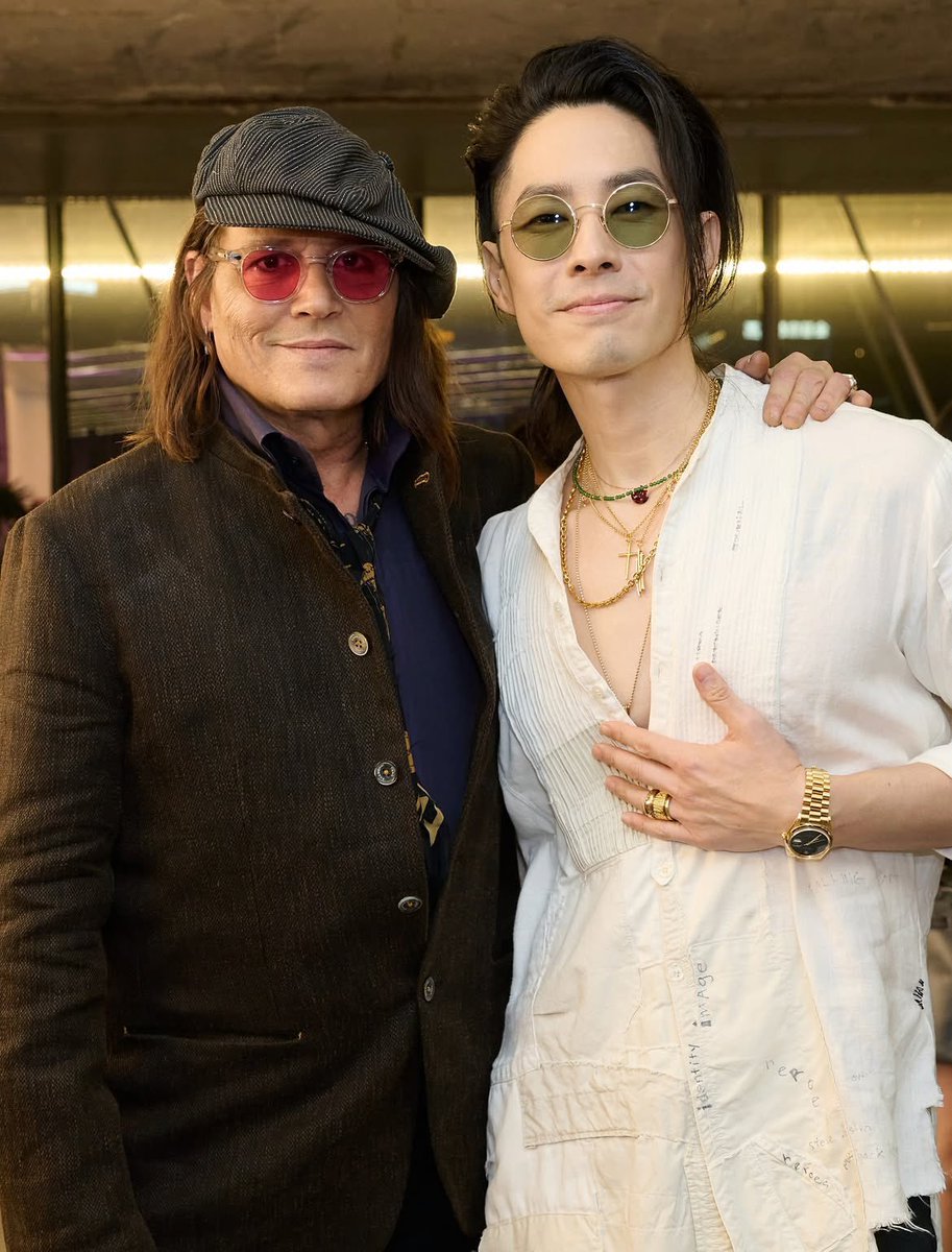 realjohnny0070's tweet photo. Via vannesswu “They say never meet your heroes, but man, I’m so glad I met mine. Congratulations, Johnny Depp. What an experience rummaging through the different cabinets of your mind. Thank you for being such an inspiration. 🙏 https://t.co/phGqMTkhhV