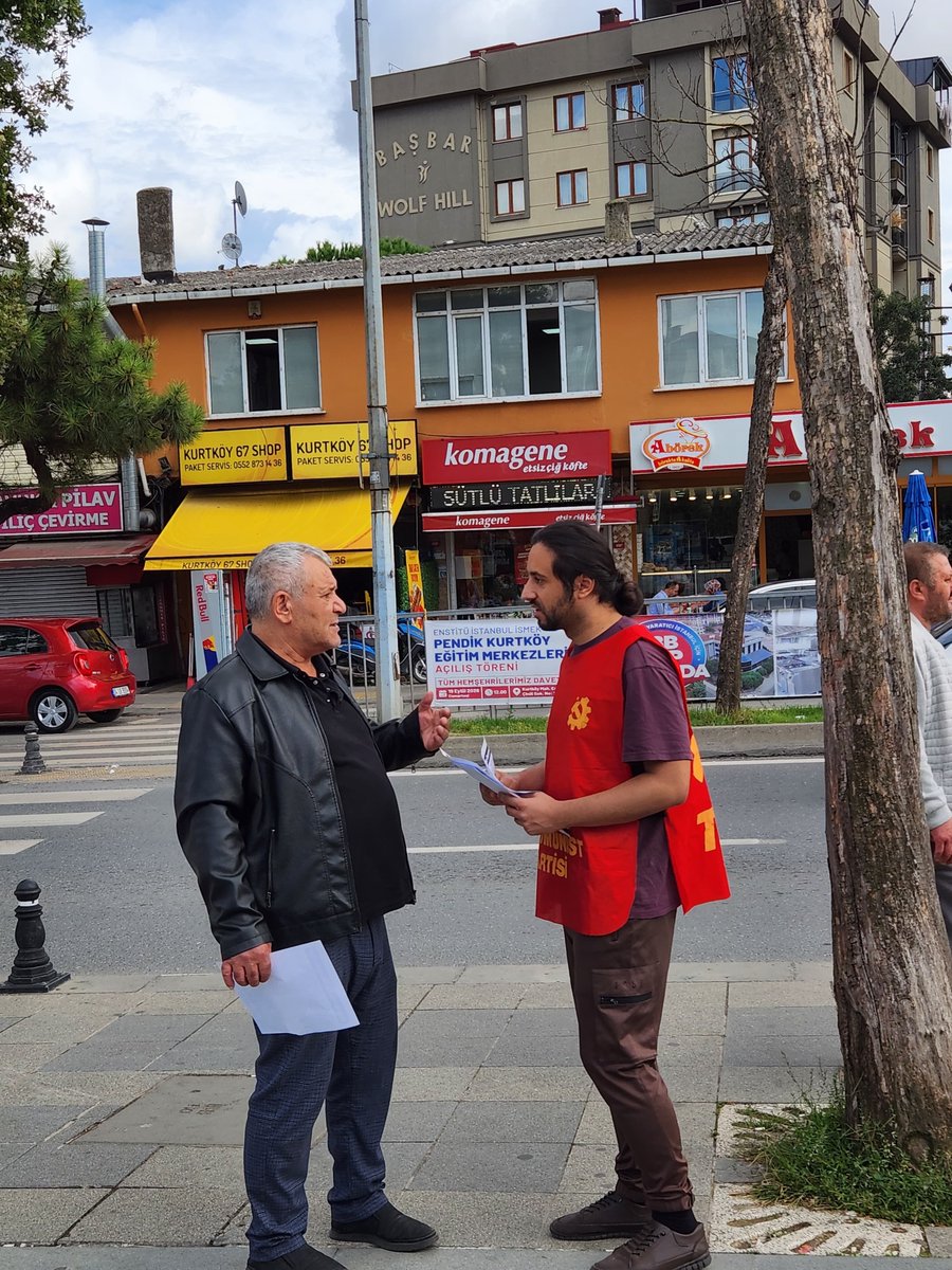 tkpkurtkoy's tweet photo. Kurtköy Meydanı’nda bir kez daha ilan ettik: Bu düzen böyle sürmeyecek!
Patronlar servetine servet katarken emekçiler ve emekliler insanca yaşam hakkından mahrum bırakılıyor. Yıllarca döktüğümüz alın terinin karşılığı; açlık, yetersiz beslenme, barınma sorunu ve güvencesiz+ https://t.co/qt7cyzFS6H
