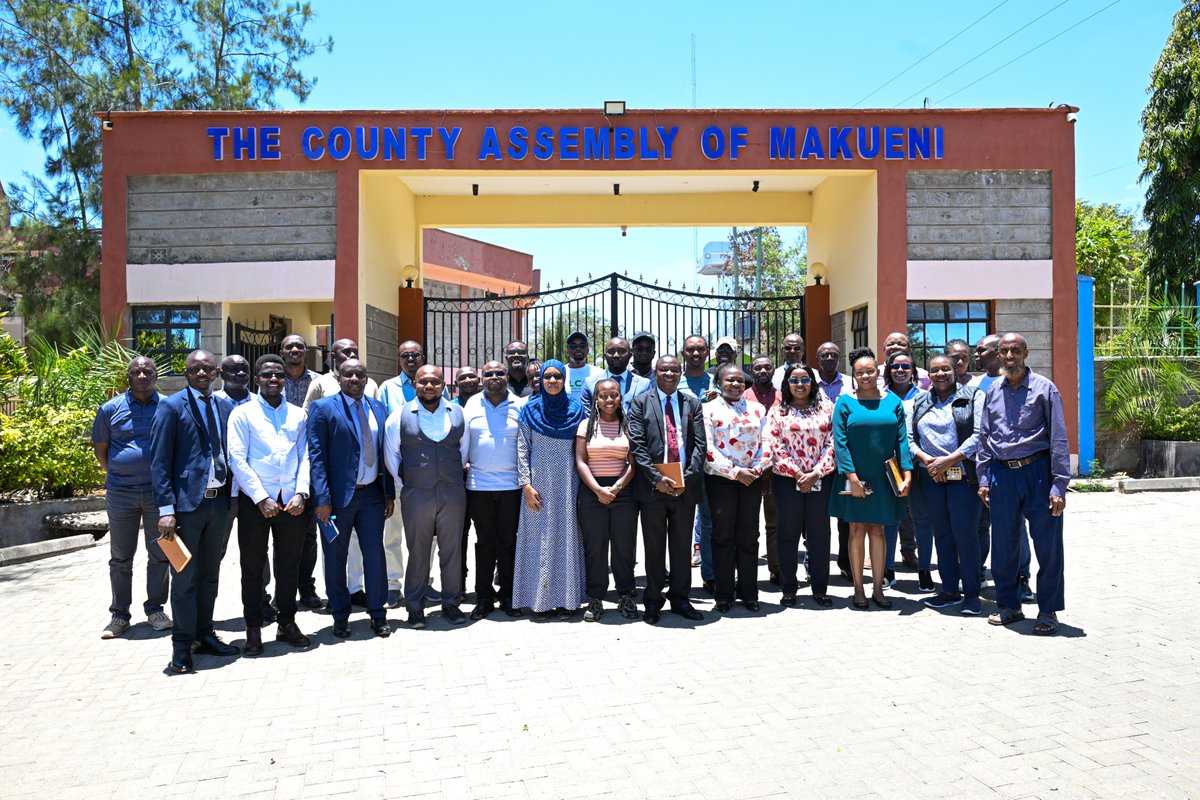 PowerUpEveryone's tweet photo. 14 county officers visited the Makueni County Assembly, where a 70.2kW solar system, including solarised car sheds, has brought electricity costs down to zero while supporting reliable, clean energy for operations.
A practical example of county-led energy investment in action. https://t.co/RMNwpba370