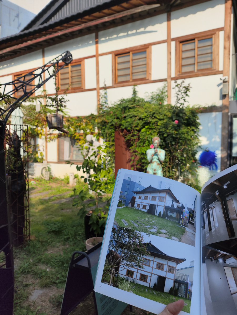 looiartt's tweet photo. 1930年代の日本統治時代に建てられたビル（日本家屋風の町家様式）がリノベーションされた場所に行ってきました！ https://t.co/9na2sBKPjS