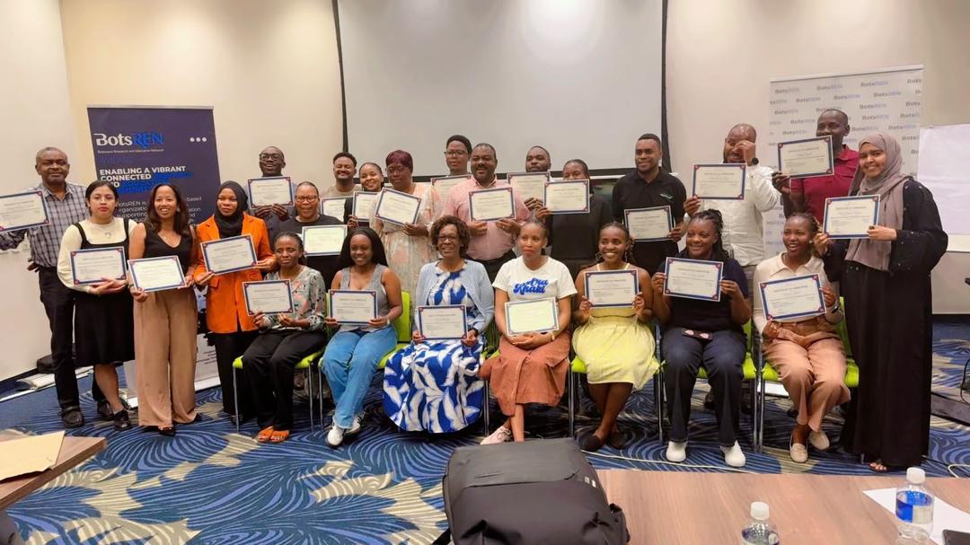 SomaliREN's tweet photo. Our Admin and Finance Manager, Ubax Hassan, participated in a five-day workshop on Business Development and Communications in Gaborone, Botswana.

The workshop, organized by UbuntuNet Alliance and hosted by BotsREN, focused on strategic communications, business development, service adoption, and partnerships to strengthen research and education networks.

#SomaliREN #UbuntuNetAlliance #BotsREN #NRENs