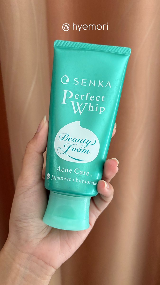 hyemori's tweet photo. ส่วนตัวเราผิวมัน แนะนำโฟมล้างหน้าของ Senka หลอดสีเขียวอ่อน ตัวนี้ช่วยเรื่องสิวเลยค่ะ อ่อนโยนต่อผิว คลีนผิวสะอาด ไม่ระคายผิวด้วยค่ะ 
📍:  https://t.co/SDXbEZ0hkJ https://t.co/YwfzSy7X3a