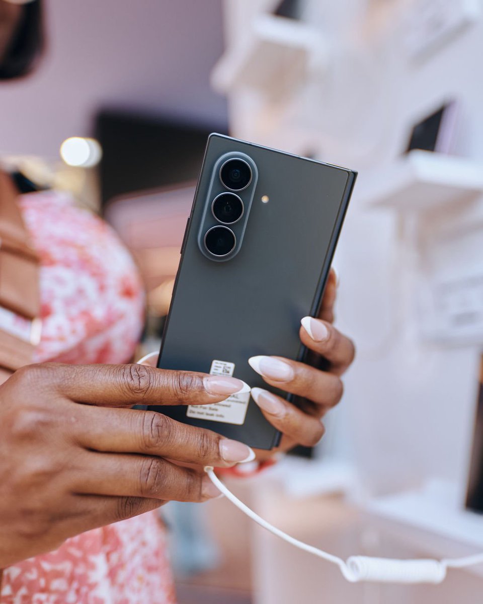 MuloiwaThendo's tweet photo. Tech that doubles as art installation. ๐ Experiencing the seamless curve and featherlight feel of the #GalaxyZFold8 inside a pastel carnival dream was not on my 2026 bingo card, but Iโm obsessed.
Big vibes at #LMC with @SamsungMobileSA! ๐ช๐ซ
#SamsungMobileSA https://t.co/fIGFq4jvMB