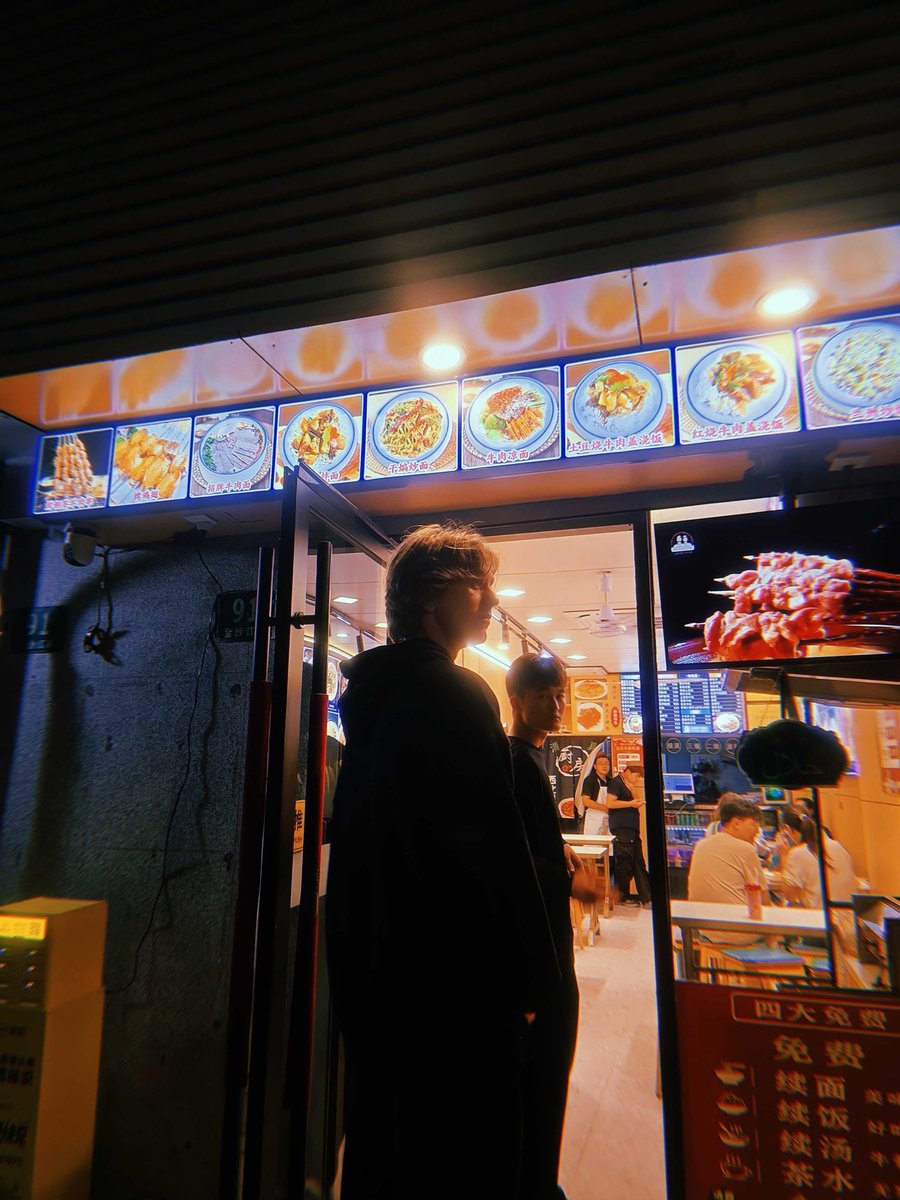 will1us's tweet photo. Day 3+4 of Shanghai https://t.co/llAlRIQ7yT