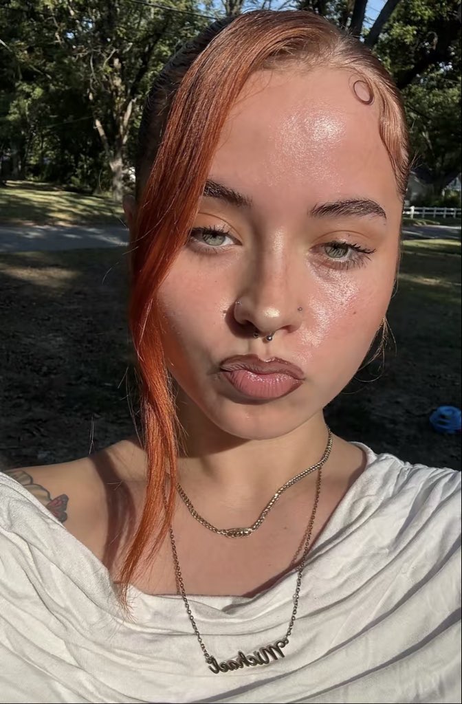 Layybocr's tweet photo. I love my face so much https://t.co/rKOMJ0YxzE