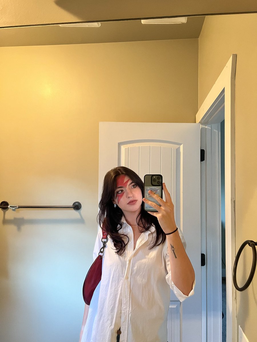 vanillerseltzer's tweet photo. 👩🏻‍🎤🤍 https://t.co/tXFoUqPSY1