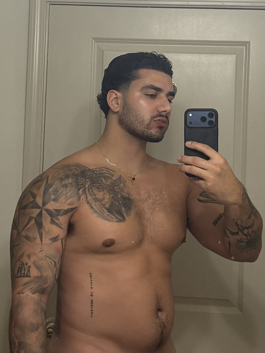 AngeloUrquiaga's tweet photo. Rate me from 1 to 10 https://t.co/HhduPyVapJ