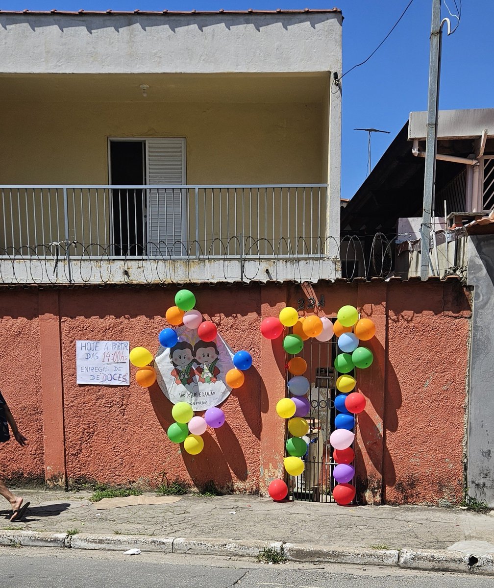 desoledebiquini's tweet photo. Viva a Cosme e Damião! 🍬 🍭 https://t.co/Km40UVt40u