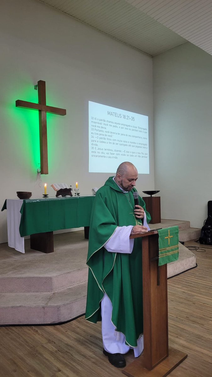 surian's tweet photo. Eu amo o luteranismo, mas não é uma religião perfeita. Por exemplo: não vende coxinha no final do culto, como vende na Assembleia de Deus vizinha a nós. https://t.co/YGavF0SnaU