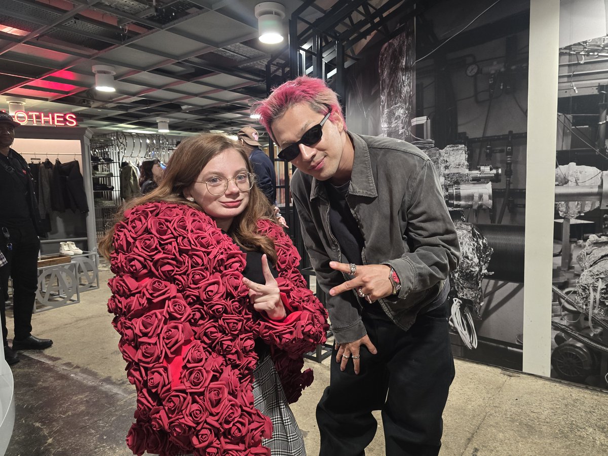 GaberTammy21819's tweet photo. I met Taeyang today. Thank you so much for your time
#taeyang #bigbang #london https://t.co/h1vDVnYSIf