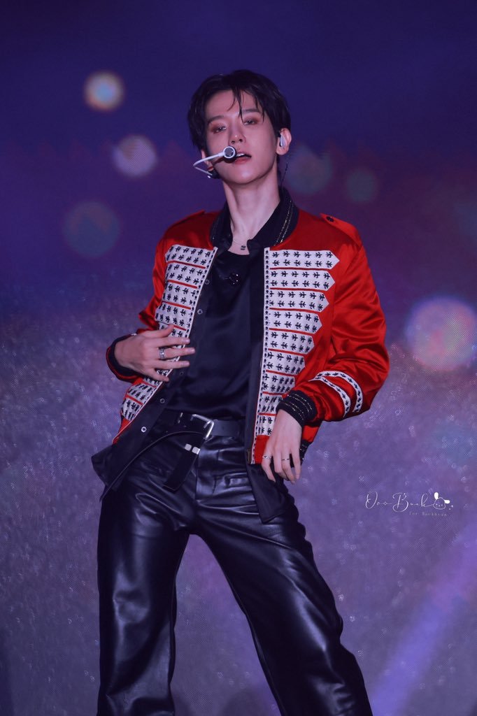 HeavenlyBaekSoo's tweet photo. [Instiz] "Baekhyun's face right now in real time"

4. He's good at taking care of himself 

19. Amen 

21. He's handsome 

22. So fcking handsome ㅠㅠㅠ https://t.co/IM0K6kwvPU