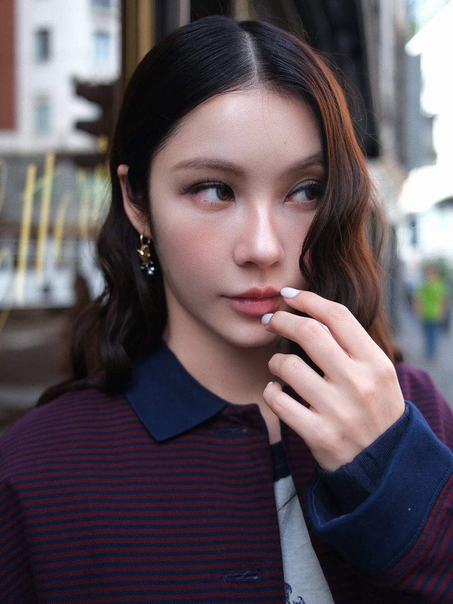 jennierosientf's tweet photo. ขึ้นหิ้ง ที่1ในใจเลยลุคนี้ ก่อนนอนคืนนี้ขอทำการบ้านก่อนนอน ลูกสาวมาอ้อน อร้ายยยย

NAMTAN BA PRADA SS27
#PradaSS27xNamtan
#PradaSS27 #Prada
#NamtanTipnaree https://t.co/rCbxP3mGET