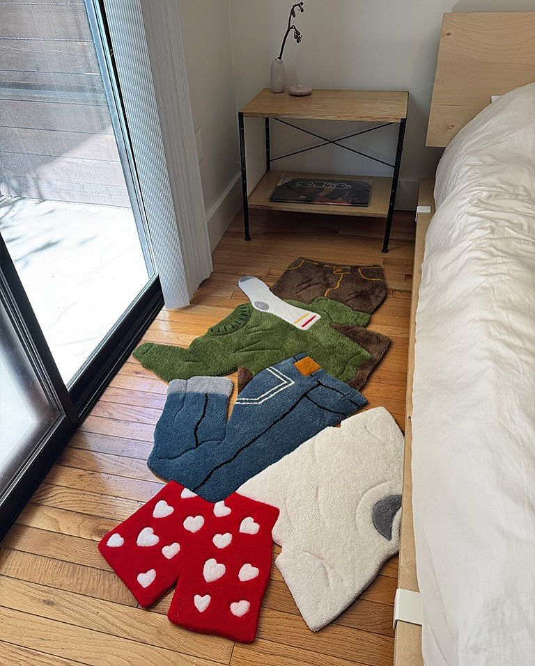 interiorsuckerr's tweet photo. 'Dirty Laundry' rug by Karpet Workshop https://t.co/aFPhA7aVG8