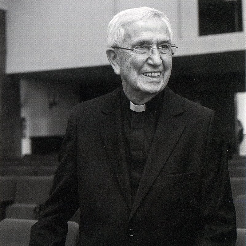 canteraepmdj's tweet photo. Hoy ha fallecido César Ortiz-Echagüe, arquitecto y sacerdote.

Ortiz-Echagüe fue premiado por la Real Academia de Bellas Artes de San Fernando, perteneció a la Academia de Bellas Artes de Baviera, recibió el Premio Reynolds y cosechó incontables éxitos profesionales.

Hilo 👇🏼 https://t.co/CQuZJO8oSp