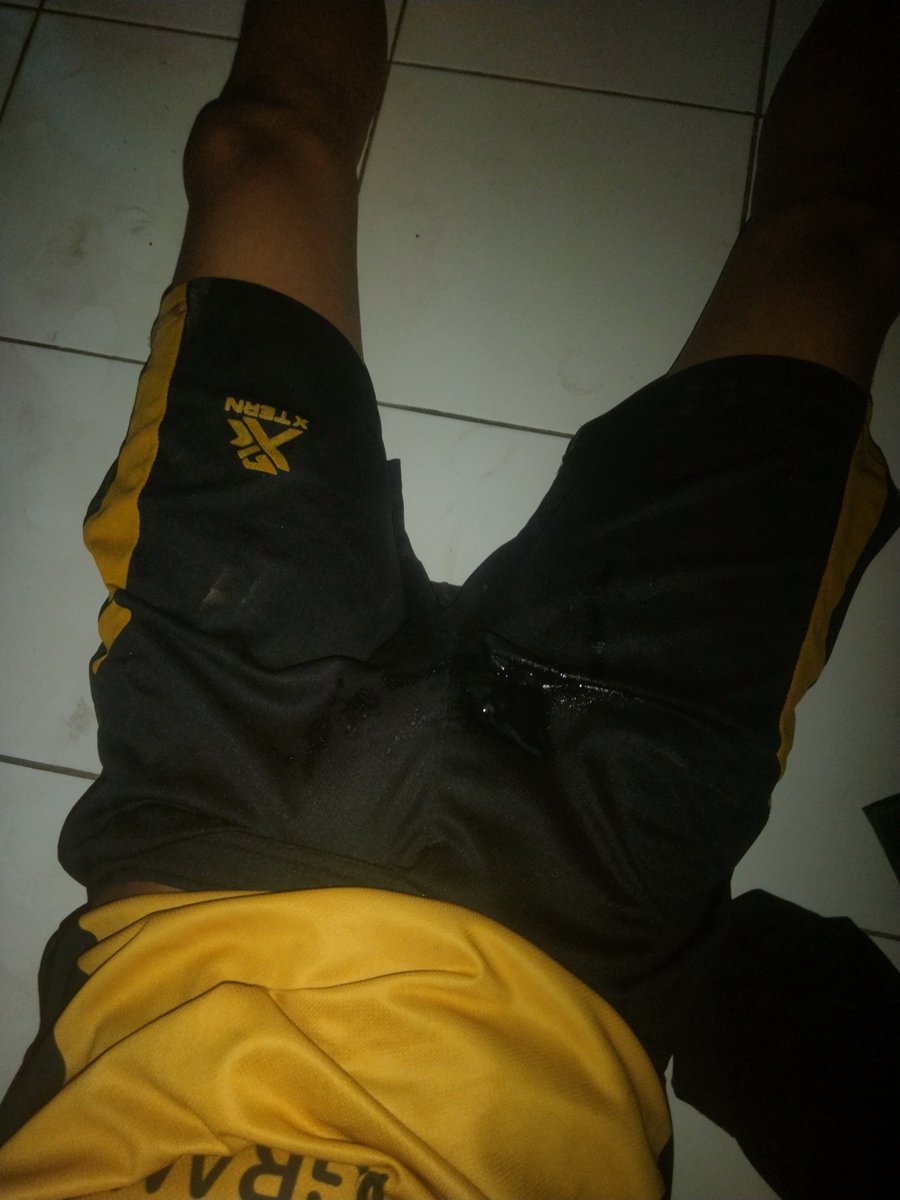 krmbo771's tweet photo. Tadi sore, lupa blm ku upload ternyata 😭

crot sambil pake jersey tuh emang nikmat ya ~ https://t.co/wdkGrXTHug