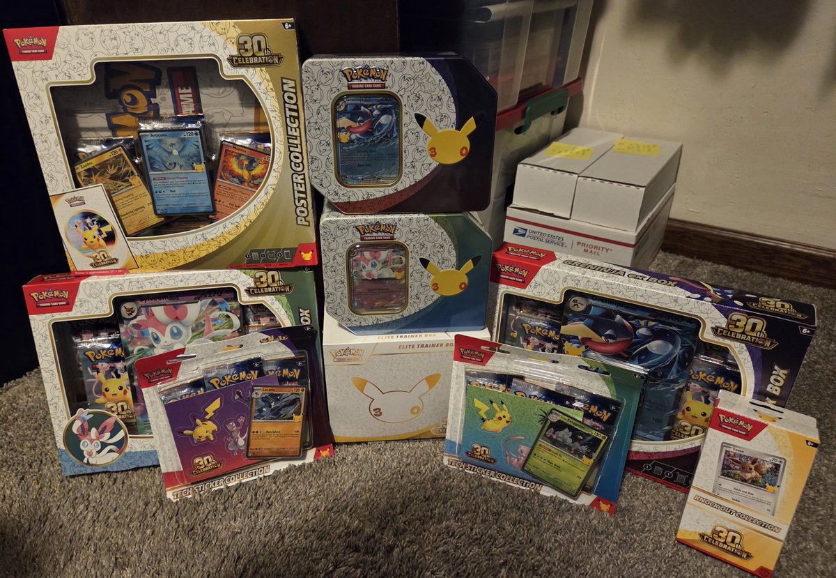 CardsLimited's tweet photo. Time to start ripping! 😍 #30thAnniversary #Pokemon https://t.co/0mlYy5Pdf6