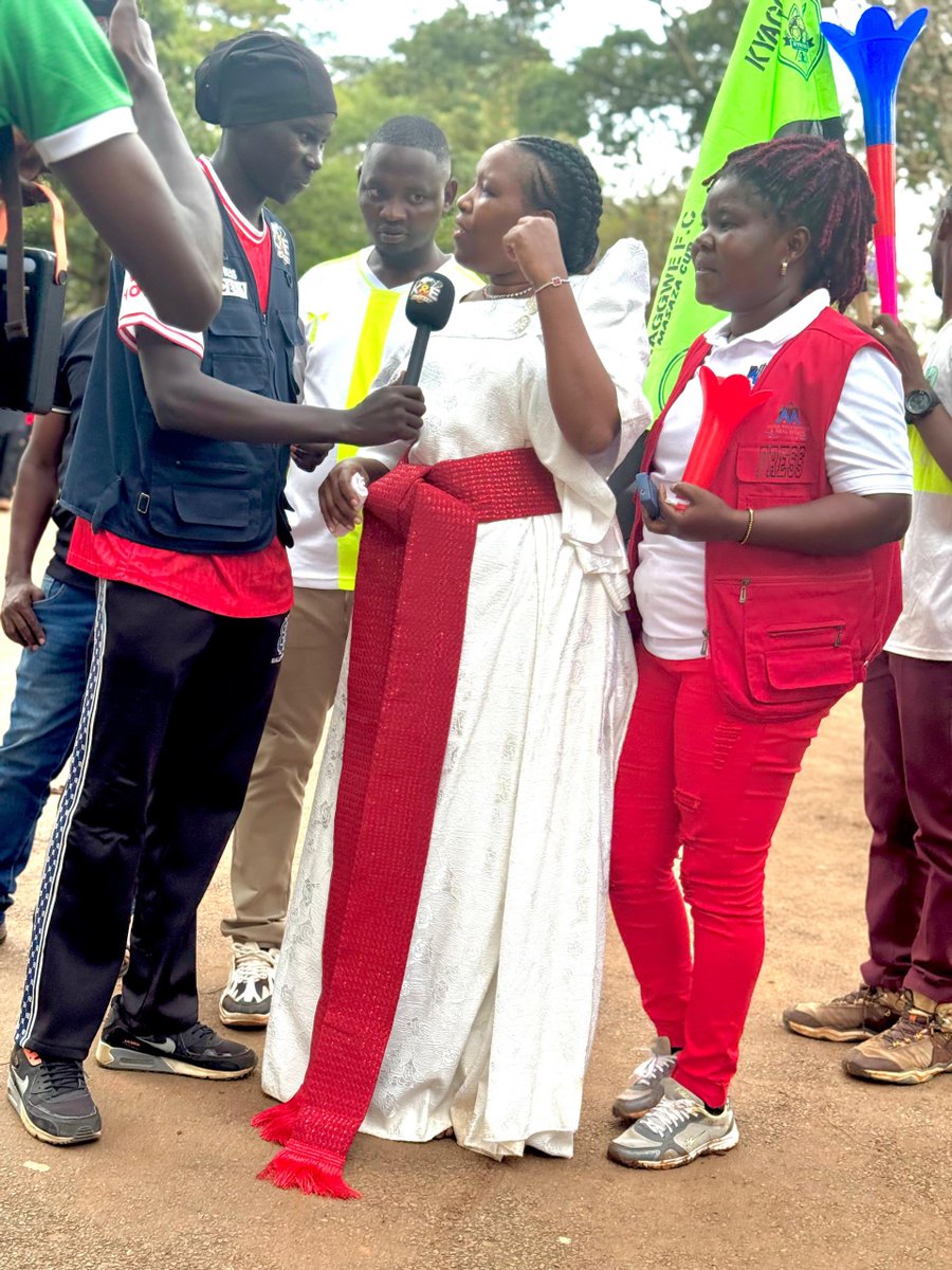 brucenahabwe1's tweet photo. Hon. @SheilahAmaniyo, Woman MP for Mukono District, today joined fans at Bishop SS Playground for the #Masaza Cup Semi-Final as Kyaggwe faced Bugerere.⚽️ https://t.co/cSgsckbtFe