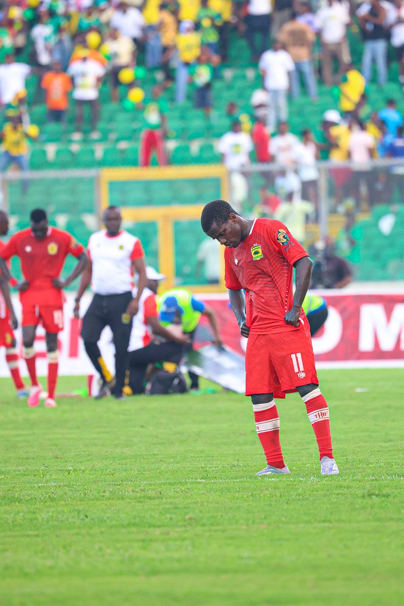 AsanteKotoko_SC's tweet photo. Full Time.
#AKSC 0-2 ADUANA https://t.co/aZfMQi5DnD