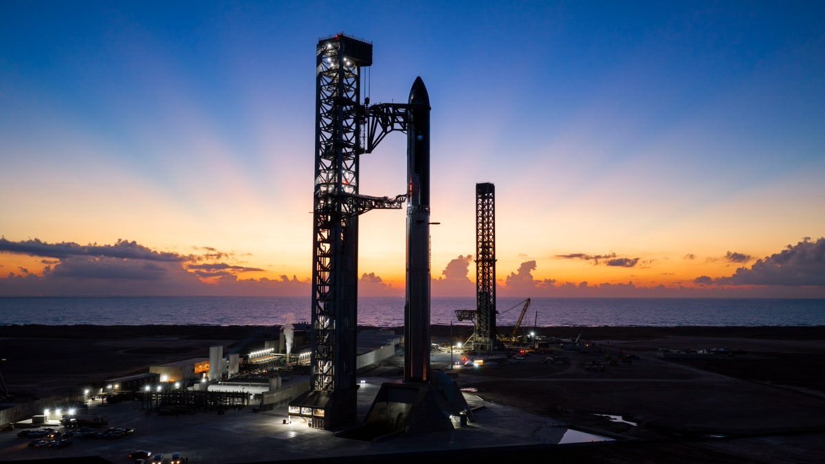 tuu3tx's tweet photo. Sunrise at Starbase. Opportunistic full stack testing is planned ahead of Flight 14's launch, which is on track for Monday, Sept. 28, pending regulatory approval. https://t.co/l8h3xpvFQP