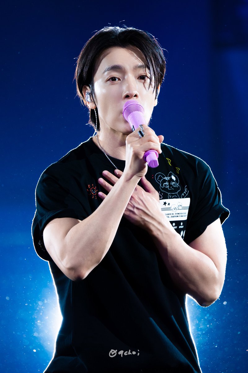 9choi_elf's tweet photo. 𝟚𝟘𝟚𝟞𝟘𝟡𝟚𝟟 𝕁𝕒𝕡𝕒𝕟 𝔽𝕒𝕟 ℙ𝕒𝕣𝕥𝕪 𝔸𝕣𝕔𝕒𝔻𝔼

해님(´°̥̥̥̥̥̥̥̥ω°̥̥̥̥̥̥̥̥｀)

#DONGHAE #동해 #이동해 #東海
#SUPERJUNIOR #슈퍼주니어 
#SUPERJUNIORDNE 
@donghae861015 ♡ https://t.co/mmjj0wiEMh