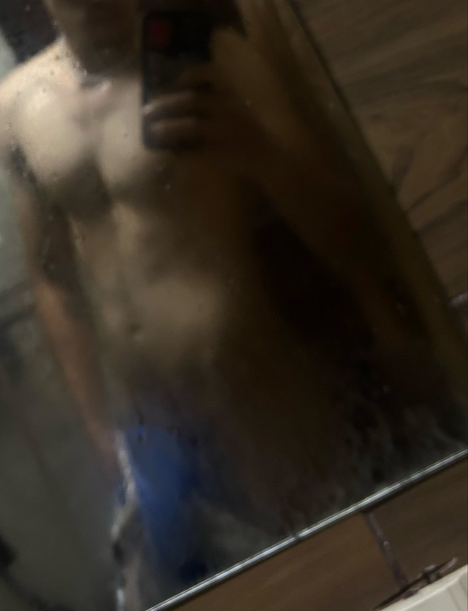 Kurosaky0990's tweet photo. Dirty mirror smh #nfsw #straight #bi #DL https://t.co/SNEtyX3biP