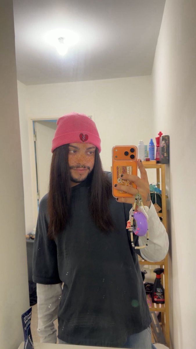 yustynacore's tweet photo. #LGBTQIALeaveAreFalling https://t.co/cJfjQXeQxN