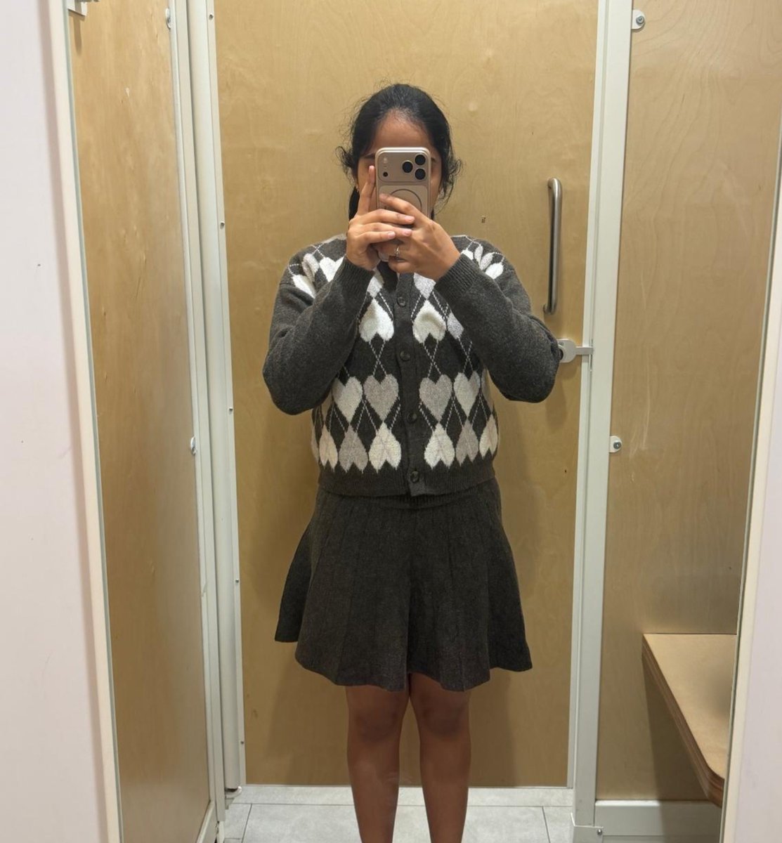 aishuuu___'s tweet photo. women section lo kuda manchi collection undali kids section lo ney kadhu. and I'm obsessed with these skirts https://t.co/wuqc3RhdlI