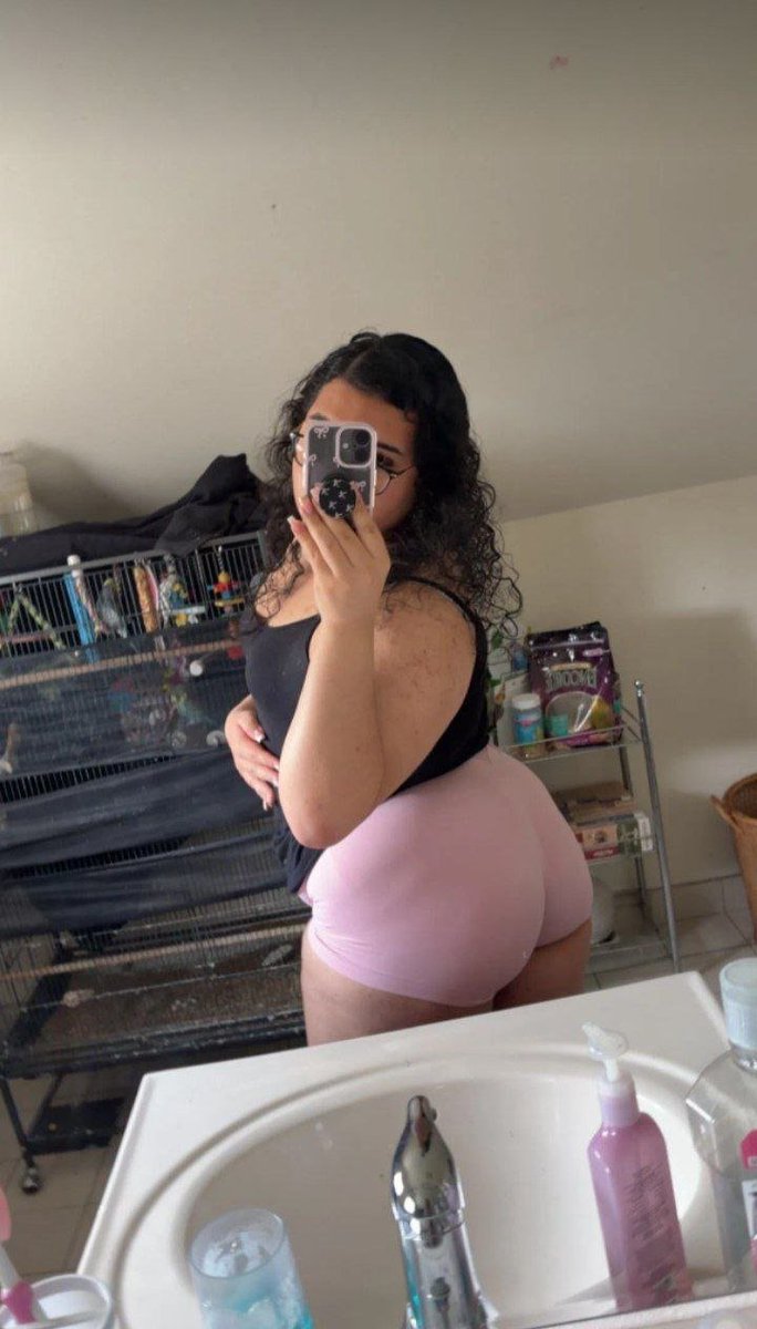 stunnagirlbibi's tweet photo. #latina https://t.co/qZNjX8BKgn