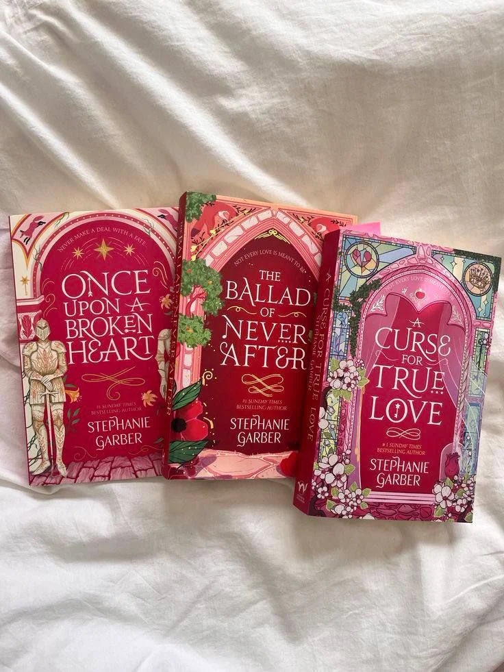 whimsicAleee's tweet photo. hi, i’m Ale!
i’m looking for new moots on #booktwt ! 

𝜗ৎ she/her 27
𝜗ৎ fav genres: fantasy, romantasy &amp; YA 
𝜗ৎ fav books: the folk of the air, ouabh, thg, shatter me, shadowhunters (mostly TID &amp; TDA), six of crows
𝜗ৎ extras: music &amp; video games

♡ / ↻ to be moots! https://t.co/3WAM5TihH2