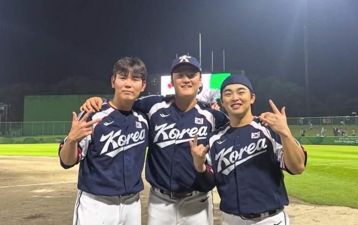 eeegggssh2's tweet photo. 국대 04즈 🤍🤍🤍🤍🤍🤟🏻🤟🏻🤟🏻 https://t.co/UOxRyc1UEv