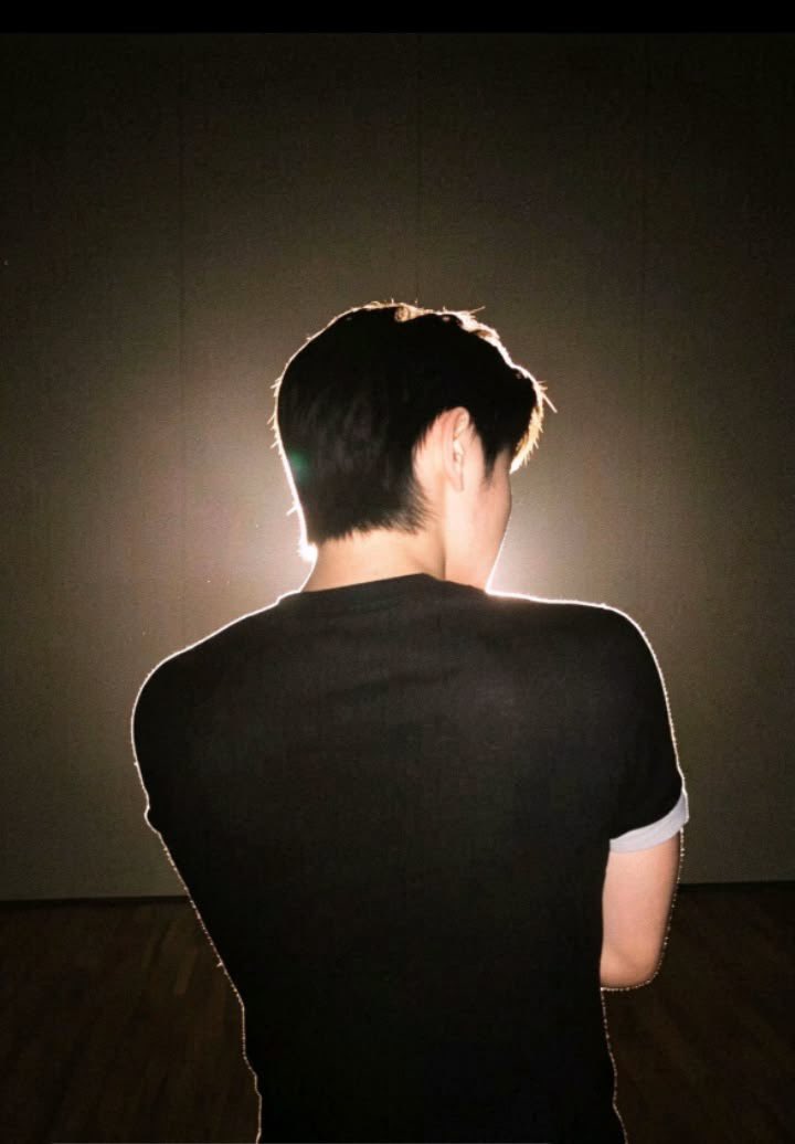 meiyokgu's tweet photo. his pretty details oml https://t.co/Qs4Pl0SZQG