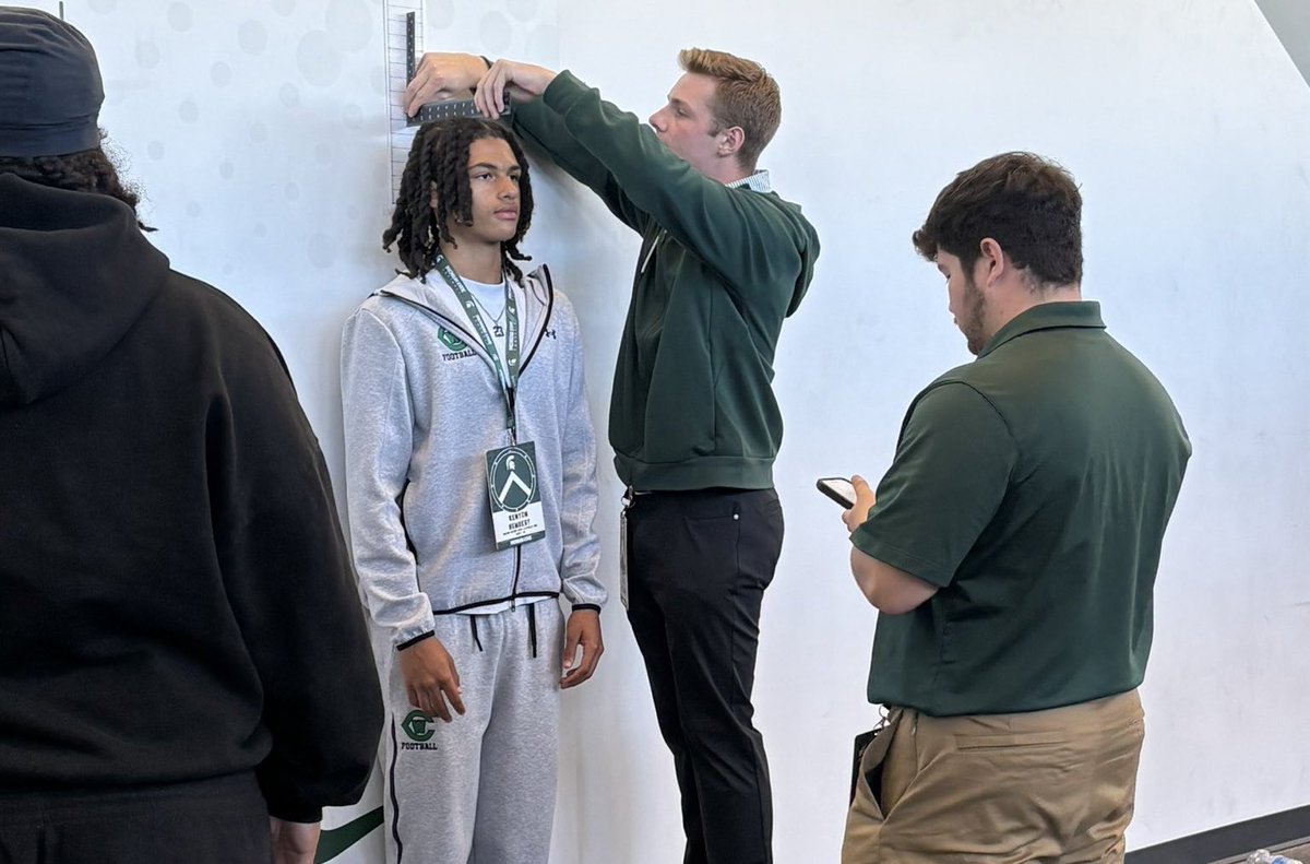 C_Robinson247's tweet photo. 2030 Grand Rapids CB Kenyon Rembert was on hand for Michigan State’s game yesterday 

The freshman had plenty to like about his first visit to East Lansing:

“The new weight room and recovery center is world class, I was very impressed by it.”(VIP)

https://t.co/WCO9ARRqJM https://t.co/TtE7FTaRxU