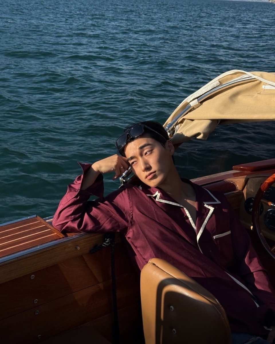 only_san0710's tweet photo. 패스트페이퍼 Logo-free ver. 📸

#최산 #CHOISAN #DOLCEGABBANA
#DGSS27 #SANxDolceGabbanaSS27 https://t.co/goa7XmQR3O