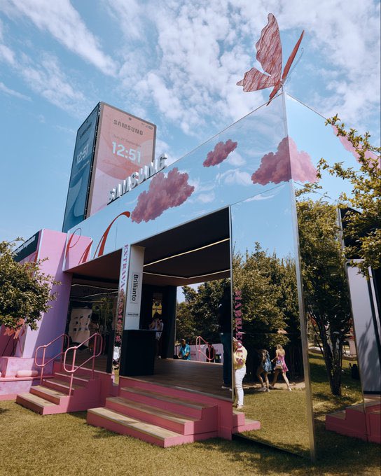 SibuthaNomzi's tweet photo. You literally had to be here for this! ๐ญ๐ชโจ
The performance, the energy, the crowdโฆ everything about the Luxurious Marble Circus made the Galaxy Hangout Imaginarium feel like stepping into another world.
@SamsungMobileSA #GalaxyZFold8 #LMC #SamsungMobileSA https://t.co/fUpmwtRBJ0
