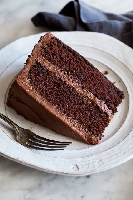starvemebabe's tweet photo. Imma start logging my food and calories here for accountability purposes (the pics aren’t mine because I decided to do this after eating)
A hamburger for breakfast 
Slice of cake cause of birthday
And pasta and Greek yogurt for dinner
1.038 cals in total https://t.co/GoeWOpWS7Y