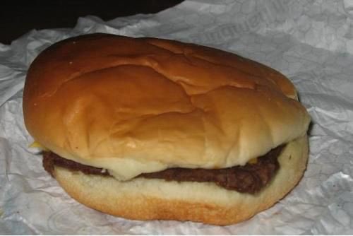 starvemebabe's tweet photo. Imma start logging my food and calories here for accountability purposes (the pics aren’t mine because I decided to do this after eating)
A hamburger for breakfast 
Slice of cake cause of birthday
And pasta and Greek yogurt for dinner
1.038 cals in total https://t.co/GoeWOpWS7Y
