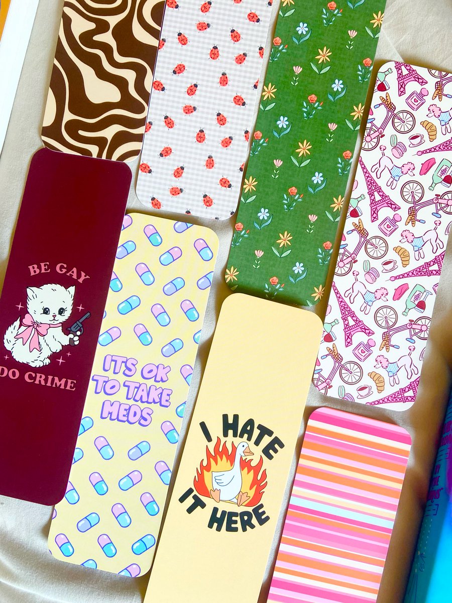 JanisAndreluy9's tweet photo. My newest bookmarks from @gigiandbo! I love her designs and how large they are. My favorites are “it’s okay to take meds” and the brown-and-cream swirl. Her shop has a bookmark for every book. Side note: this is my favorite song from Ariana’s new https://t.co/VVPNn7S7g0